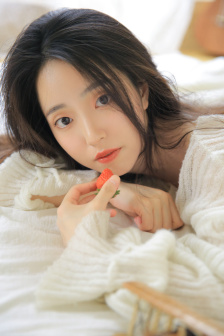 奶头一吃一个摸一个就硬一